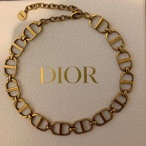 Dior necklace